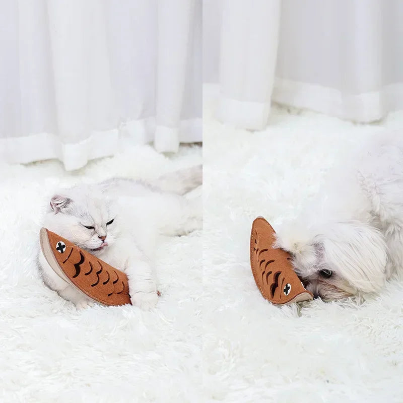 Funny Fish Shape Leaking Food Toy